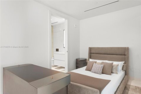 Condo in Miami, Florida, 3 bedrooms № 1983439 - photo 13
