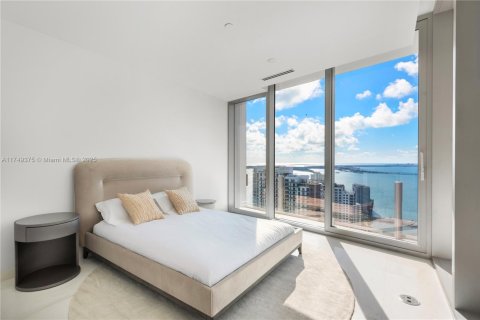 Condo in Miami, Florida, 3 bedrooms № 1983439 - photo 10