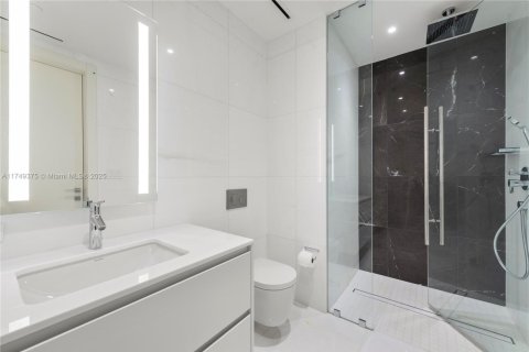 Condo in Miami, Florida, 3 bedrooms № 1983439 - photo 11