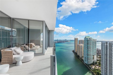 Condo in Miami, Florida, 3 bedrooms № 1983439 - photo 3