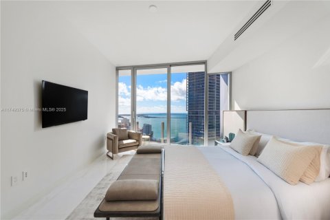 Condo in Miami, Florida, 3 bedrooms № 1983439 - photo 2