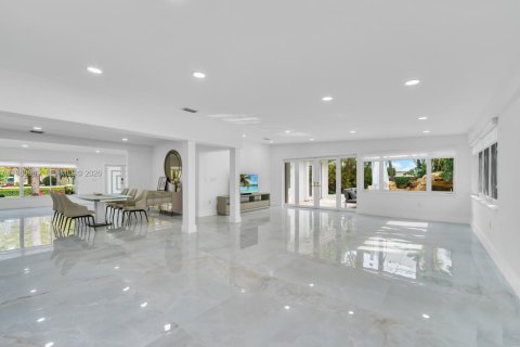 Villa ou maison à louer à Miami Beach, Floride: 4 chambres, 312.34 m2 № 2043475 - photo 17