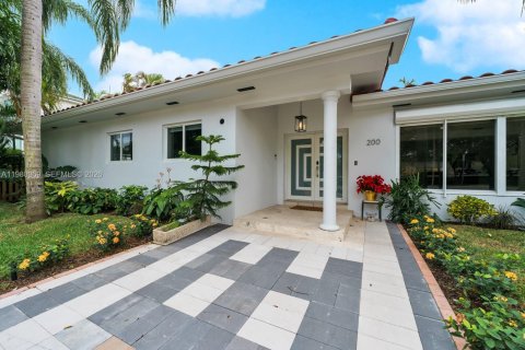 Villa ou maison à louer à Miami Beach, Floride: 4 chambres, 312.34 m2 № 2043475 - photo 2