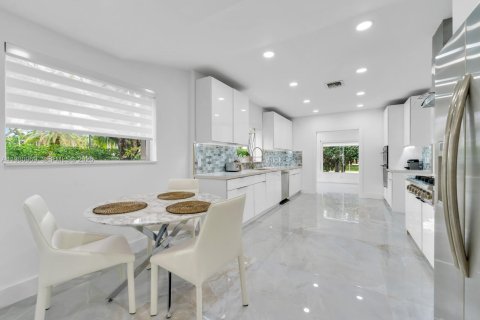 Villa ou maison à louer à Miami Beach, Floride: 4 chambres, 312.34 m2 № 2043475 - photo 21