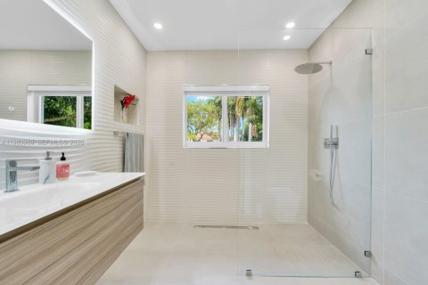 Villa ou maison à louer à Miami Beach, Floride: 4 chambres, 312.34 m2 № 2043475 - photo 23