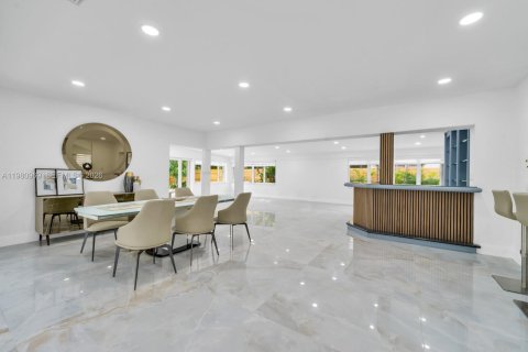 Villa ou maison à louer à Miami Beach, Floride: 4 chambres, 312.34 m2 № 2043475 - photo 8