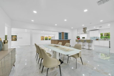 Villa ou maison à louer à Miami Beach, Floride: 4 chambres, 312.34 m2 № 2043475 - photo 10