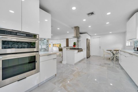 Villa ou maison à louer à Miami Beach, Floride: 4 chambres, 312.34 m2 № 2043475 - photo 18