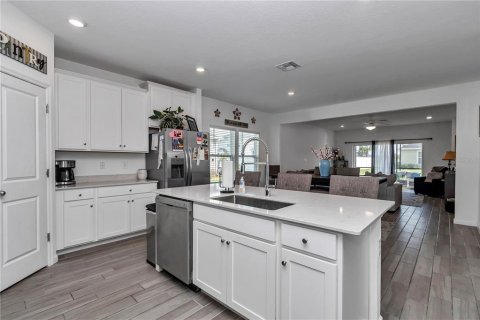 House in Ocala, Florida 3 bedrooms, 198.9 sq.m. № 2200001 - photo 9