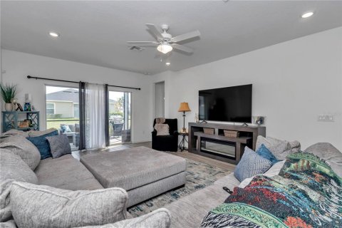 House in Ocala, Florida 3 bedrooms, 198.9 sq.m. № 2200001 - photo 13