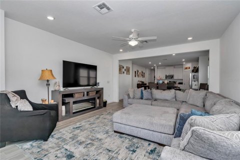 House in Ocala, Florida 3 bedrooms, 198.9 sq.m. № 2200001 - photo 12
