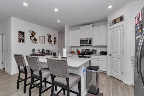 House in Ocala, Florida 3 bedrooms, 198.9 sq.m. № 2200001 - photo 10