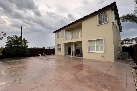 Villa ou maison à vendre à Miami, Floride: 4 chambres, 241.17 m2 № 2003267 - photo 8