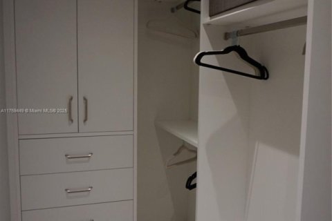 Condominio en venta en Sunny Isles Beach, Florida, 2 dormitorios, 112.78 m2 № 1977734 - foto 26