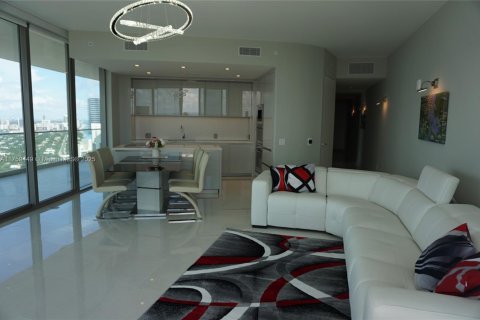 Condominio en venta en Sunny Isles Beach, Florida, 2 dormitorios, 112.78 m2 № 1977734 - foto 19