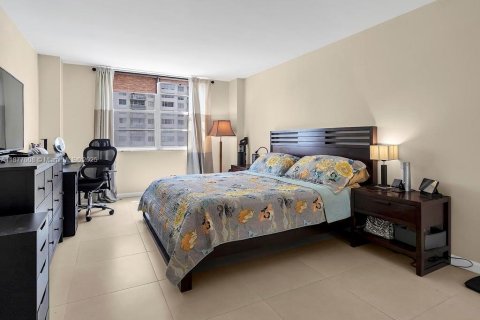 Condominio en venta en Sunny Isles Beach, Florida, 2 dormitorios, 100.98 m2 № 1982482 - foto 20