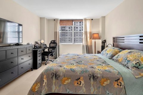 Condominio en venta en Sunny Isles Beach, Florida, 2 dormitorios, 100.98 m2 № 1982482 - foto 19