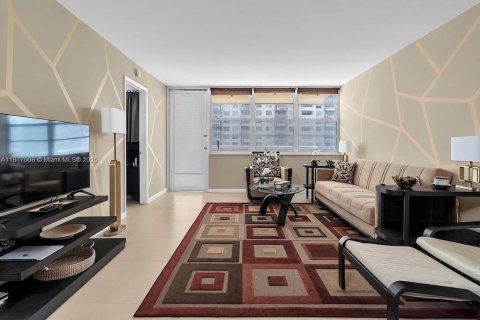 Condominio en venta en Sunny Isles Beach, Florida, 2 dormitorios, 100.98 m2 № 1982482 - foto 11