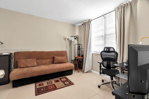 Condominio en venta en Sunny Isles Beach, Florida, 2 dormitorios, 100.98 m2 № 1982482 - foto 30