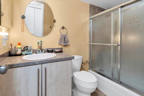 Condominio en venta en Sunny Isles Beach, Florida, 2 dormitorios, 100.98 m2 № 1982482 - foto 23