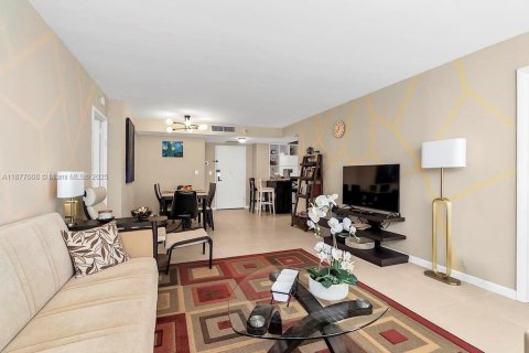 Condominio en venta en Sunny Isles Beach, Florida, 2 dormitorios, 100.98 m2 № 1982482 - foto 17