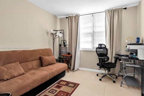 Condominio en venta en Sunny Isles Beach, Florida, 2 dormitorios, 100.98 m2 № 1982482 - foto 28