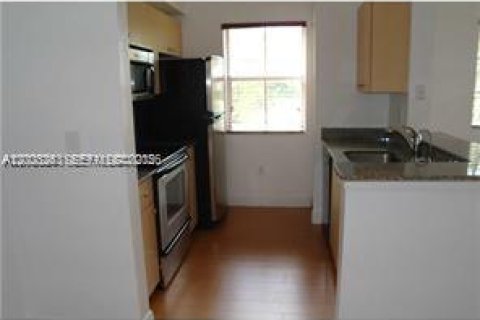 Condominio en venta en Miramar, Florida, 1 dormitorio, 75.9 m2 № 2066585 - foto 2