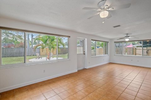 House in Bradenton, Florida 2 bedrooms, 135.17 sq.m. № 1543142 - photo 17