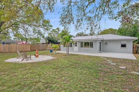 House in Bradenton, Florida 2 bedrooms, 135.17 sq.m. № 1543142 - photo 3