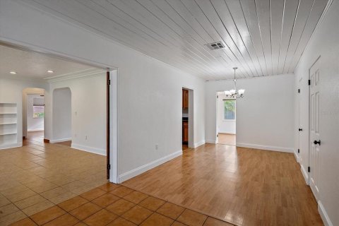 House in Bradenton, Florida 2 bedrooms, 135.17 sq.m. № 1543142 - photo 6