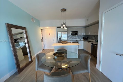 Copropriété à louer à Hallandale Beach, Floride: 2 chambres, 95.5 m2 № 1860021 - photo 10