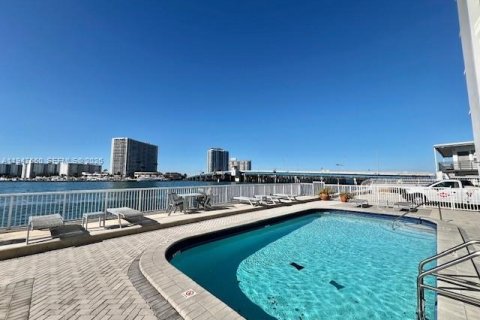 Снять в аренду кондоминиум в Майами-Бич, Флорида 1 спальня, 67.82м2, № 2003649 - фото 4