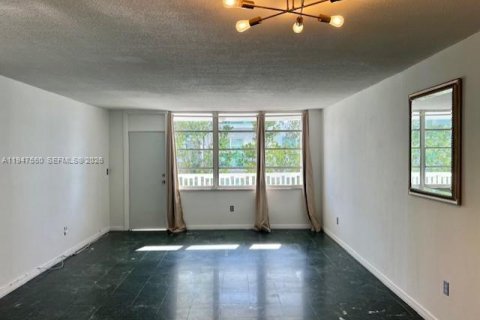 Снять в аренду кондоминиум в Майами-Бич, Флорида 1 спальня, 67.82м2, № 2003649 - фото 19