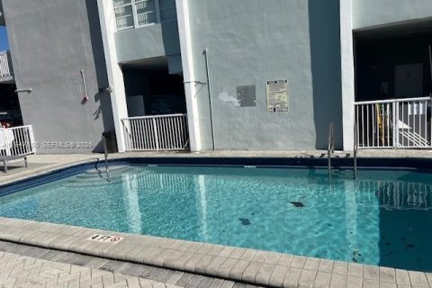 Снять в аренду кондоминиум в Майами-Бич, Флорида 1 спальня, 67.82м2, № 2003649 - фото 27