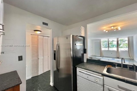 Снять в аренду кондоминиум в Майами-Бич, Флорида 1 спальня, 67.82м2, № 2003649 - фото 10