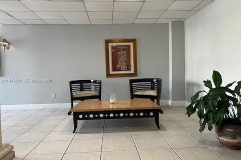 Снять в аренду кондоминиум в Майами-Бич, Флорида 1 спальня, 67.82м2, № 2003649 - фото 29