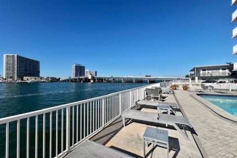 Снять в аренду кондоминиум в Майами-Бич, Флорида 1 спальня, 67.82м2, № 2003649 - фото 3