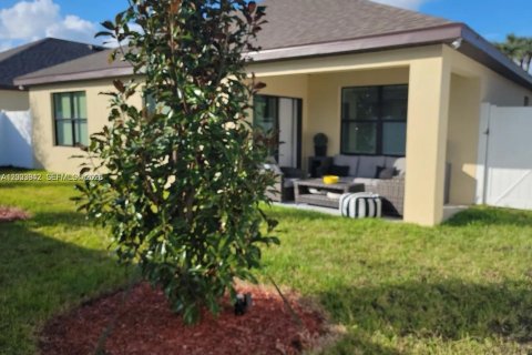 Casa en alquiler en St. Lucie, Florida, 3 dormitorios, 159.42 m2 № 2089395 - foto 12