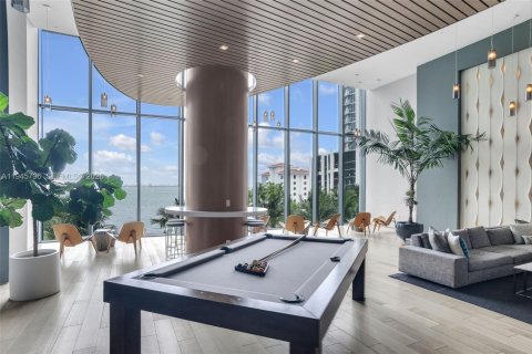 Condo in Miami, Florida, 2 bedrooms  № 2003441 - photo 23