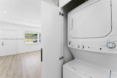 Снять в аренду виллу или дом в Майами, Флорида 3 спальни, 74.32м2, № 1964608 - фото 15