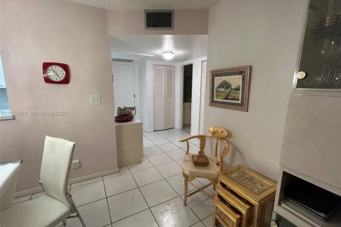 Condominio en venta en Margate, Florida, 1 dormitorio, 63.17 m2 № 2153216 - foto 9