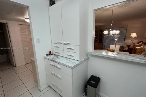 Condominio en venta en Margate, Florida, 1 dormitorio, 63.17 m2 № 2153216 - foto 19