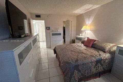 Condominio en venta en Margate, Florida, 1 dormitorio, 63.17 m2 № 2153216 - foto 22