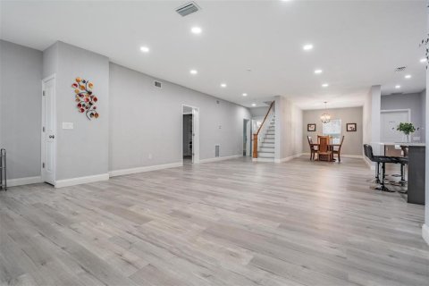 Casa en venta en Saint Petersburg, Florida, 5 dormitorios, 293.39 m2 № 1509066 - foto 3