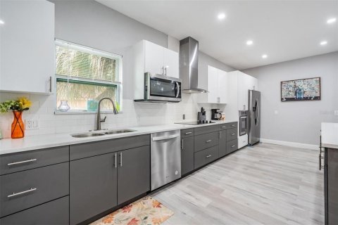 Casa en venta en Saint Petersburg, Florida, 5 dormitorios, 293.39 m2 № 1509066 - foto 15