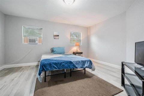 Casa en venta en Saint Petersburg, Florida, 5 dormitorios, 293.39 m2 № 1509066 - foto 28