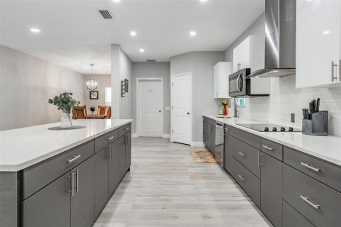 Casa en venta en Saint Petersburg, Florida, 5 dormitorios, 293.39 m2 № 1509066 - foto 14