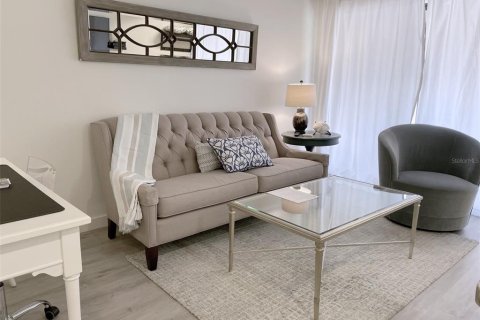 Villa ou maison à louer à Sarasota, Floride: 1 chambre, 39.76 m2 № 213934 - photo 7