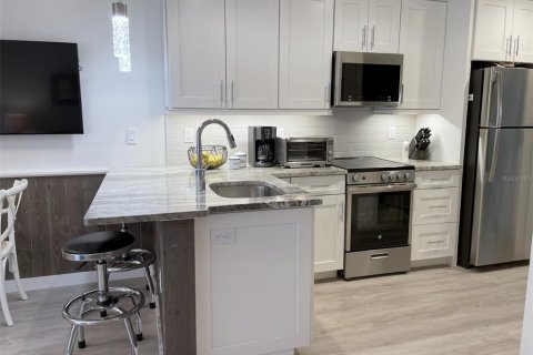 Villa ou maison à louer à Sarasota, Floride: 1 chambre, 39.76 m2 № 213934 - photo 8