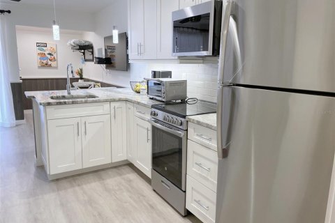 Villa ou maison à louer à Sarasota, Floride: 1 chambre, 39.76 m2 № 213934 - photo 9